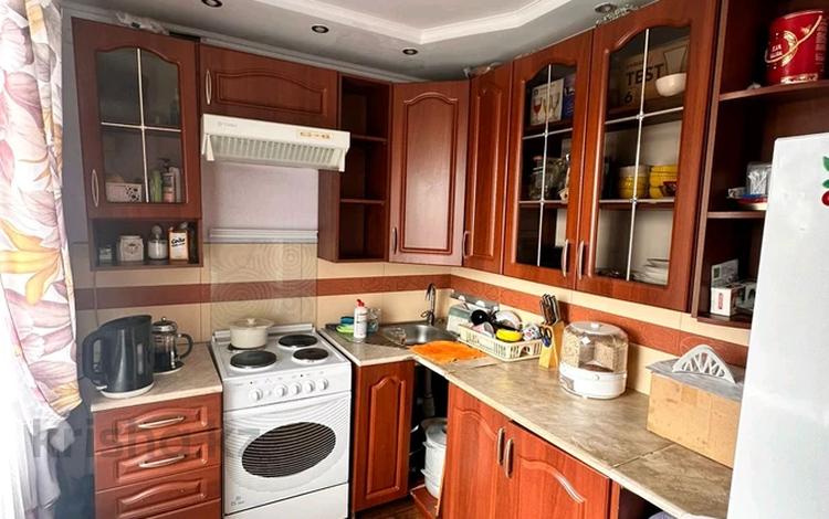 3-бөлмелі пәтер · 64 м² · 4/5 қабат, Б. Жирау 246, бағасы: 15 млн ₸ в Экибастузе — фото 2