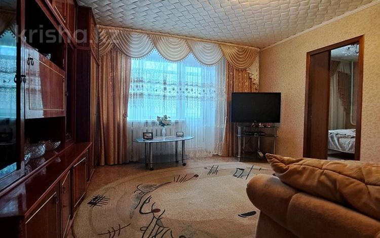 4-комнатная квартира, 66 м², 2/9 этаж, 6 микрорайон за 11.2 млн 〒 в Темиртау — фото 2