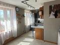 2-комнатная квартира · 60 м² · 5/5 этаж, Сатпаева — Расположение просто отличное: снизу строительный магазин, торговый дом «Пирамида», Янтарь, Магнум, множество продуктовых и мясных магазинов, аптек и кафе. В шаговой доступности вокзал и привокзальная площадь. Через дорогу — больница, а также множество детских садов, школ и ЖД колледж. за 260 000 ₸ в Петропавловске — фото 11