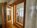 2-комнатная квартира · 60 м² · 5/5 этаж, Сатпаева — Расположение просто отличное: снизу строительный магазин, торговый дом «Пирамида», Янтарь, Магнум, множество продуктовых и мясных магазинов, аптек и кафе. В шаговой доступности вокзал и привокзальная площадь. Через дорогу — больница, а также множество детских садов, школ и ЖД колледж. за 260 000 ₸ в Петропавловске — фото 4
