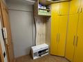 2-комнатная квартира · 60 м² · 5/5 этаж, Сатпаева — Расположение просто отличное: снизу строительный магазин, торговый дом «Пирамида», Янтарь, Магнум, множество продуктовых и мясных магазинов, аптек и кафе. В шаговой доступности вокзал и привокзальная площадь. Через дорогу — больница, а также множество детских садов, школ и ЖД колледж. за 260 000 ₸ в Петропавловске — фото 5