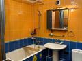 2-комнатная квартира · 60 м² · 5/5 этаж, Сатпаева — Расположение просто отличное: снизу строительный магазин, торговый дом «Пирамида», Янтарь, Магнум, множество продуктовых и мясных магазинов, аптек и кафе. В шаговой доступности вокзал и привокзальная площадь. Через дорогу — больница, а также множество детских садов, школ и ЖД колледж. за 260 000 ₸ в Петропавловске — фото 7