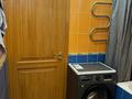 2-комнатная квартира · 60 м² · 5/5 этаж, Сатпаева — Расположение просто отличное: снизу строительный магазин, торговый дом «Пирамида», Янтарь, Магнум, множество продуктовых и мясных магазинов, аптек и кафе. В шаговой доступности вокзал и привокзальная площадь. Через дорогу — больница, а также множество детских садов, школ и ЖД колледж. за 260 000 ₸ в Петропавловске — фото 8