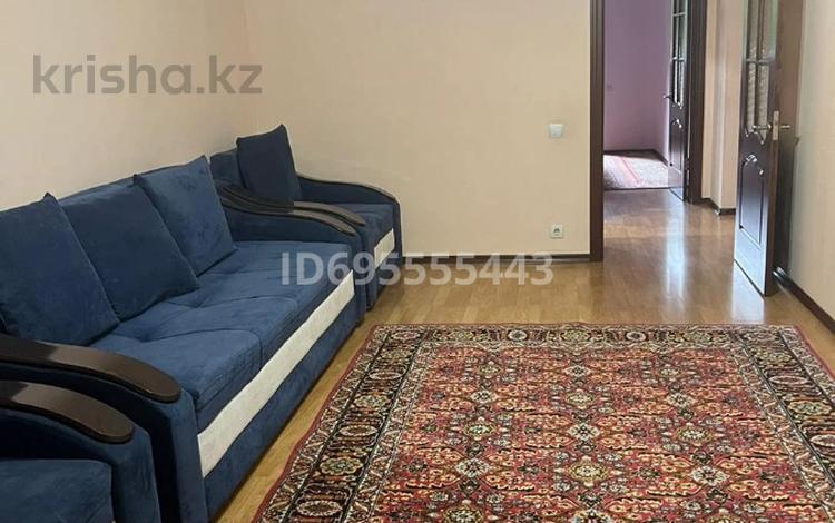 2-комнатная квартира, 50 м², 1/5 этаж помесячно, мкр Аксай-3А 62