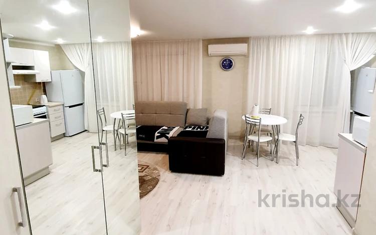 1-комнатная квартира · 38 м² · 2/5 этаж, Гоголя 51 — Абдирова за 12 000 ₸ в Караганде, Казыбек би р-н — фото 2