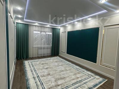 2-бөлмелі пәтер, 75 м², 5/5 қабат, мкр. Алтын орда 228г, бағасы: 26.5 млн 〒 в Актобе, мкр. Алтын орда