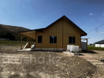 Отдельный дом · 3 комнаты · 90 м² · 5 сот., Известковый за 49 млн ₸ в Каскелене