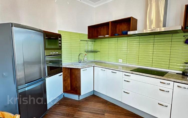 4-бөлмелі пәтер · 190 м² · 7/15 қабат, Самал-1 ш/а. 29, бағасы: 155 млн ₸ в Алматы, Медеуский р-н — фото 8