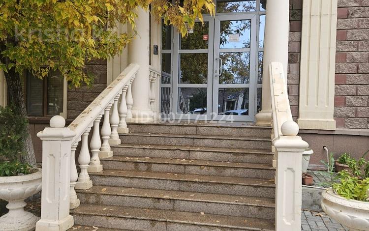 2-комнатная квартира · 78 м² · 4/9 этаж, мкр Центральный, Валиханова 21/2 за 39 млн ₸ в Атырау — фото 2