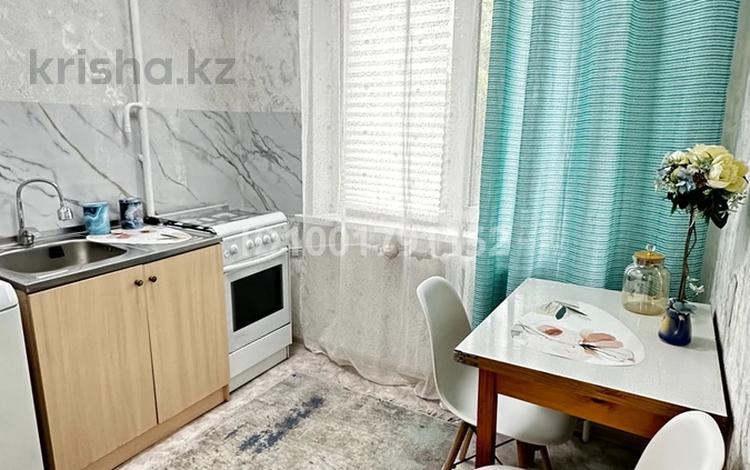 2-бөлмелі пәтер · 45 м² · 2/5 қабат, Пришахтинск, 22й микрорайон 5, бағасы: 13.9 млн ₸ в Караганде, Алихана Бокейханова р-н — фото 25