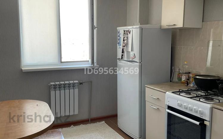 1-комнатная квартира, 41 м², 8/10 этаж помесячно, 32А мкр 30