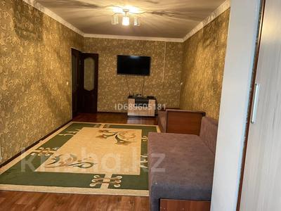 2-комнатная квартира, 60 м², 1/5 этаж, С. ерубаева 21 — Мкр1 за 14 млн 〒 в Туркестане