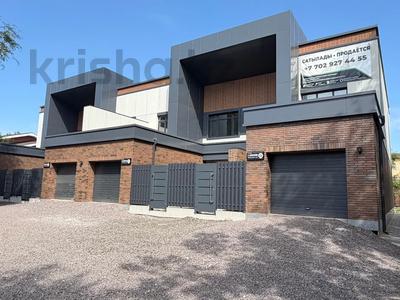 5-комнатная квартира · 220 м² · 1/2 этаж, мкр Михайловка , Сейфуллина — ул. Аманжолова за 98 млн ₸ в Караганде, Казыбек би р-н