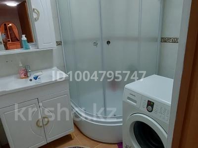 3-бөлмелі пәтер · 61 м² · 2/3 қабат, мкр Михайловка , Бобруйская 5а, бағасы: 20 млн ₸ в Караганде, Казыбек би р-н