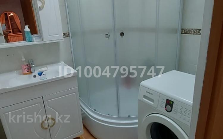 3-бөлмелі пәтер · 61 м² · 2/3 қабат, мкр Михайловка , Бобруйская 5а, бағасы: 20 млн ₸ в Караганде, Казыбек би р-н — фото 2
