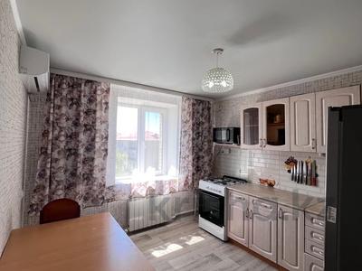 Продажа квартир в Западно-Казахстанской обл.: 1-комнатная квартира · 34.8 м² · 6/9 этаж, Абая за 8.5 млн 〒 1-комнатная квартира · 34.8 м² · 6/9 этаж, Абая за 8.5 млн 〒 в Уральске