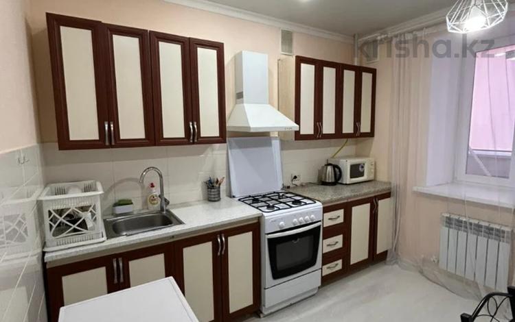2-бөлмелі пәтер · 55.6 м² · 1/7 қабат, Алтын орда ш/а., бағасы: 24 млн ₸ в Актобе, мкр. Алтын орда — фото 2