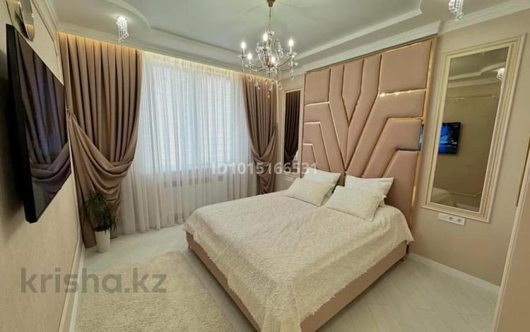 1-комнатная квартира · 55 м² · 11/17 этаж, мкр Мамыр-1 29 за 15 000 ₸ в Алматы, Ауэзовский р-н — фото 2