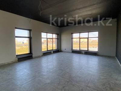 Свободное назначение, офисы, магазины и бутики, склады, азс, автосервисы и автомойки, общепит, салоны красоты, сельское хозяйство, бани, гостиницы и зоны отдыха, медцентры и аптеки, образование, развлечения · 736 м² за 280 млн 〒 в Актобе, мкр. Алтын орда