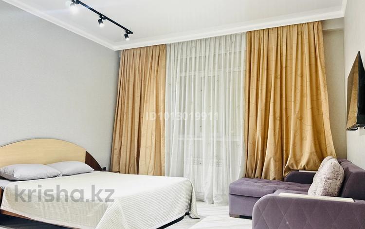 1-комнатная квартира · 47 м² · 3/9 этаж, мкр Нурсая, Абулхайыр хана 51а за 2 500 ₸ в Атырау — фото 2