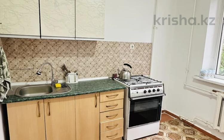 1-бөлмелі пәтер · 37 м² · 6/9 қабат, мкр Аксай-4 16, бағасы: 150 000 ₸ в Алматы, Ауэзовский р-н — фото 2
