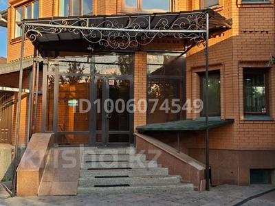 Үйдің бір бөлігі · 4 бөлме · 200 м² · 5 сот., мкр Комсомольский 21/2, бағасы: 180 млн ₸ в Астане, Есильский р-н