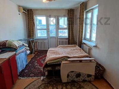 Пәтерлер в Атырауской обл.: 1-бөлмелі пәтер · 30.2 м² · 5/5 қабат, мкр Центральный, Махамбета Утемисова 128а, бағасы: ~ 8.3 млн 〒 1-бөлмелі пәтер · 30.2 м² · 5/5 қабат, мкр Центральный, Махамбета Утемисова 128а, бағасы: ~ 8.3 млн 〒 в Атырау