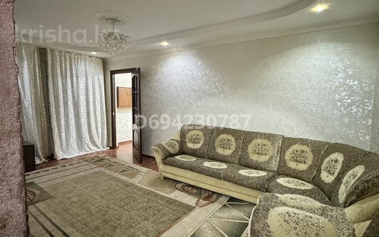 2-комнатная квартира, 40 м², 2/5 этаж помесячно, Гагарина 13 — Магазин Руслан за 190 000 〒 в  — фото 9