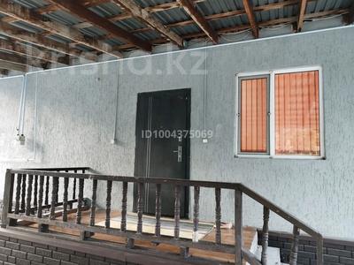 Отдельный дом · 4 комнаты · 120 м² · 4 сот., мкр 13-й военный городок, Остроумова 25 за 35 млн ₸ в Алматы, Турксибский р-н