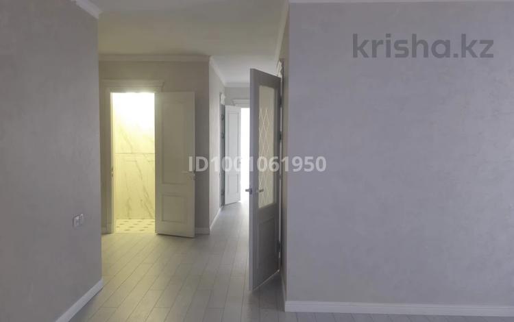 4-комнатная квартира · 180.4 м² · 7/13 этаж, Абая 70 за 90 млн 〒 в Семее — фото 2