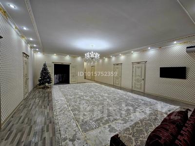4-комнатная квартира · 300 м² · 1/1 этаж, мкр Самал, Берик Коркытов за 600 000 ₸ в Атырау