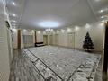 4-комнатная квартира · 300 м² · 1/1 этаж, мкр Самал, Берик Коркытов за 600 000 ₸ в Атырау — фото 3