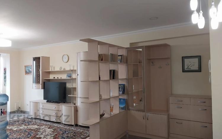 2-комнатная квартира · 55 м² · 10/12 этаж, Казыбек би 43/9 за 400 000 ₸ в Алматы, Медеуский р-н — фото 3