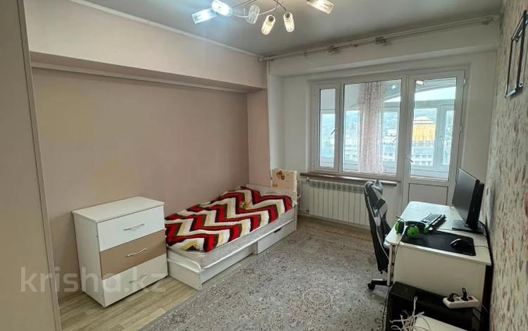 3-бөлмелі пәтер · 71 м² · 9/10 қабат, мкр Самал-1, бағасы: 64.8 млн ₸ в Алматы, Медеуский р-н — фото 3