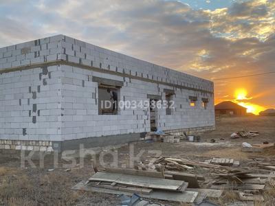 Отдельный дом · 2 комнаты · 100 м² · 10 сот., Жанаконыс 3 — Жанаконыс 3 за 12 млн 〒 в Актобе, жилой массив Жанаконыс