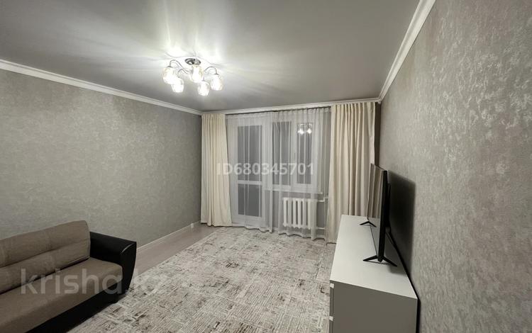 2-комнатная квартира, 50 м², 5/5 этаж, 10 мкрн 7 за 20.5 млн 〒 в Аксае — фото 2