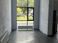 Свободное назначение, общепит, салоны красоты, фитнес и спорт, медцентры и аптеки, образование, развлечения, конференц-залы, кабинеты и рабочие места, студии · 183 м² за 2.3 млн ₸ в Алматы, Бостандыкский р-н — фото 10