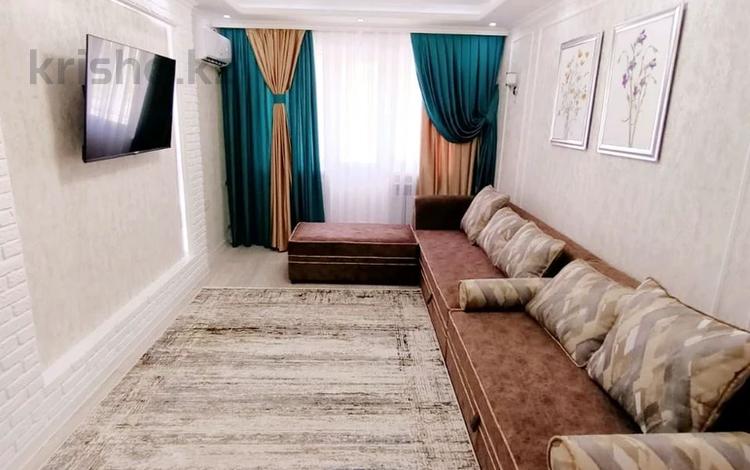 2-комнатная квартира, 56 м², 3/4 этаж посуточно, Момышулы 3а за 18 000 〒 в Шымкенте, Аль-Фарабийский р-н — фото 7