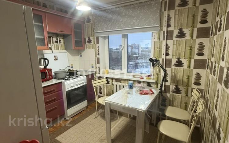 2-комнатная квартира · 51 м² · 7/9 этаж, мкр Северо-Восток 23 за 180 000 ₸ в Уральске — фото 2