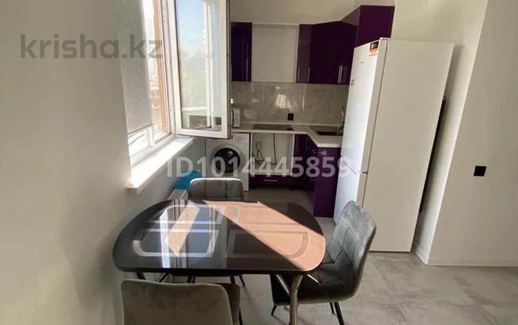 1-комнатная квартира · 35 м² · 2/10 этаж, мкр Аксай-1, Аксай 1 10/3 за 250 000 ₸ в Алматы, Ауэзовский р-н — фото 2