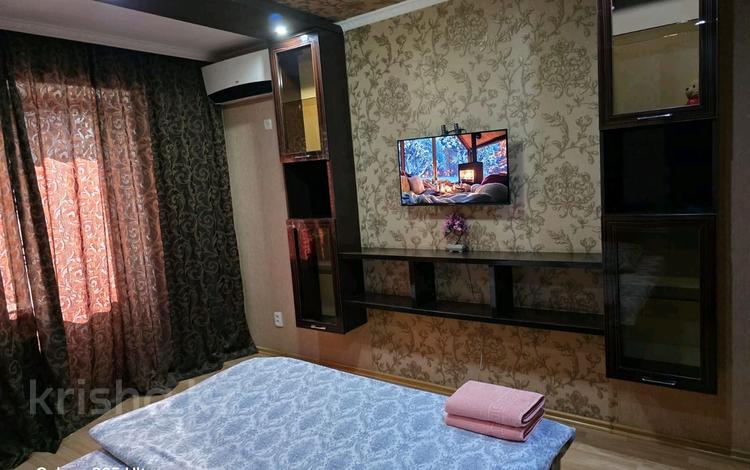 1-комнатная квартира · 40 м² · 2/5 этаж, Казыбек би 120 — проспект Абая - Казыбек би за 12 000 ₸ в Таразе — фото 2
