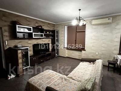 3-бөлмелі пәтер · 70 м² · 4/5 қабат, Аскарова 9 — Аскарова - Республики, бағасы: 300 000 ₸ в Шымкенте, Аль-Фарабийский р-н
