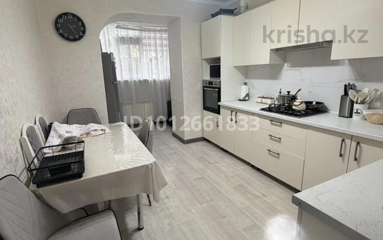 3-комнатная квартира · 92 м² · 1/5 этаж, мкр Жилгородок, Мкр Жилгородок, улица Тынышбаева 55 — улица Тынышбаева за 32 млн ₸ в Актобе — фото 2