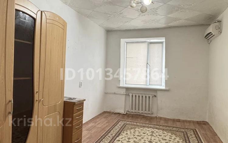 1-комнатная квартира · 14 м² · 5/5 этаж, Кунаева 202 — Шыгыс… 11 мкр за 1.9 млн ₸ в Актобе — фото 2
