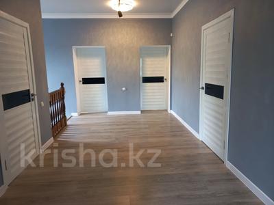 Отдельный дом · 5 комнат · 220 м² · 7 сот., Микрорайон Айсулу, 3 — Ул. Ораза Жандосова за 85 млн ₸ в Туздыбастау (Калинино)