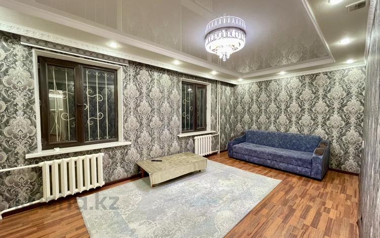 3-комнатная квартира · 80 м² · 4/5 этаж, мкр Айнабулак-3 112 за 290 000 ₸ в Алматы, Жетысуский р-н — фото 2