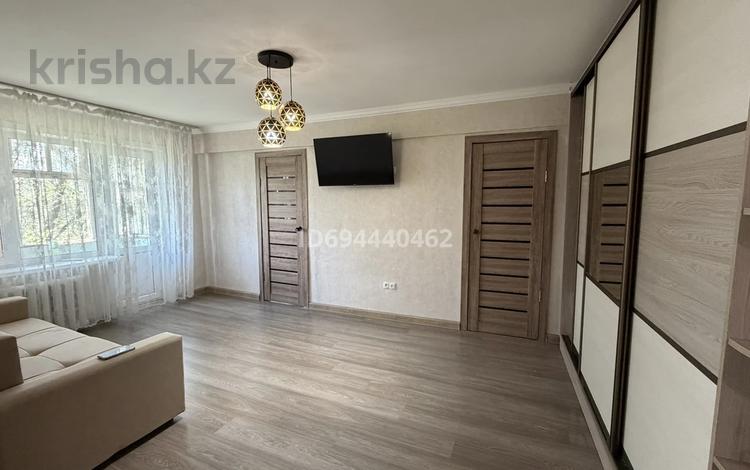 3-комнатная квартира · 46 м² · 3/5 этаж, Женис 61 за 230 000 ₸ в Астане, Сарыарка р-н — фото 9