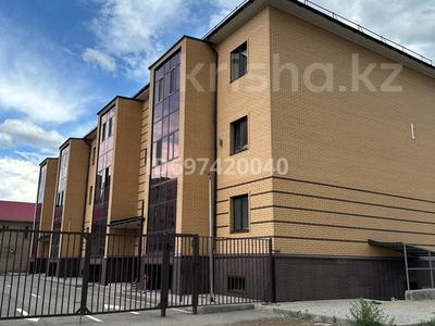 2-комнатная квартира, 57.2 м², 1/3 этаж, мкр Новый Город, Анжерская 11 за 26 млн 〒 в Караганде, Казыбек би р-н