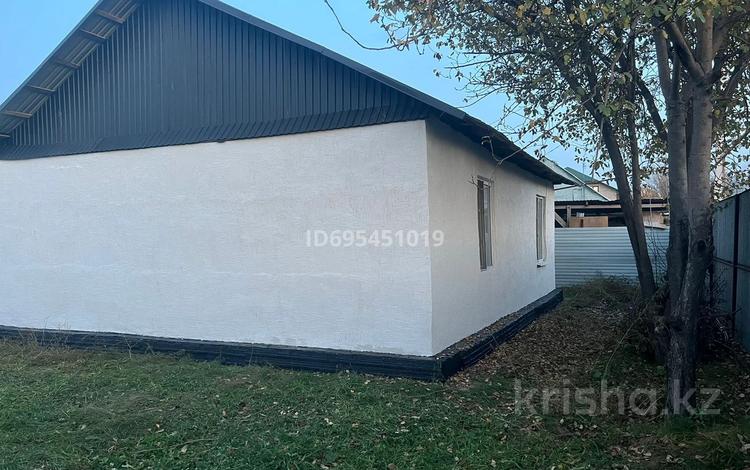 Отдельный дом · 3 комнаты · 60 м² · 8 сот., Суйнбая 8 — Шубаева за 35 млн ₸ в Боралдае (Бурундай) — фото 2