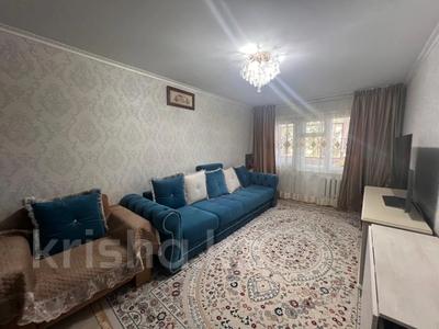 3-бөлмелі пәтер, 63 м², 4/5 қабат, Майкудук, 17й микрорайон, бағасы: 14 млн 〒 в Караганде, Алихана Бокейханова р-н